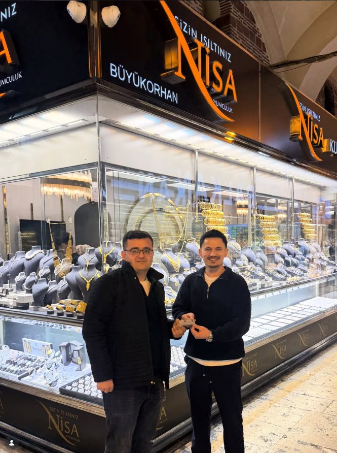 Nisa Kuyumculuk mağaza önü